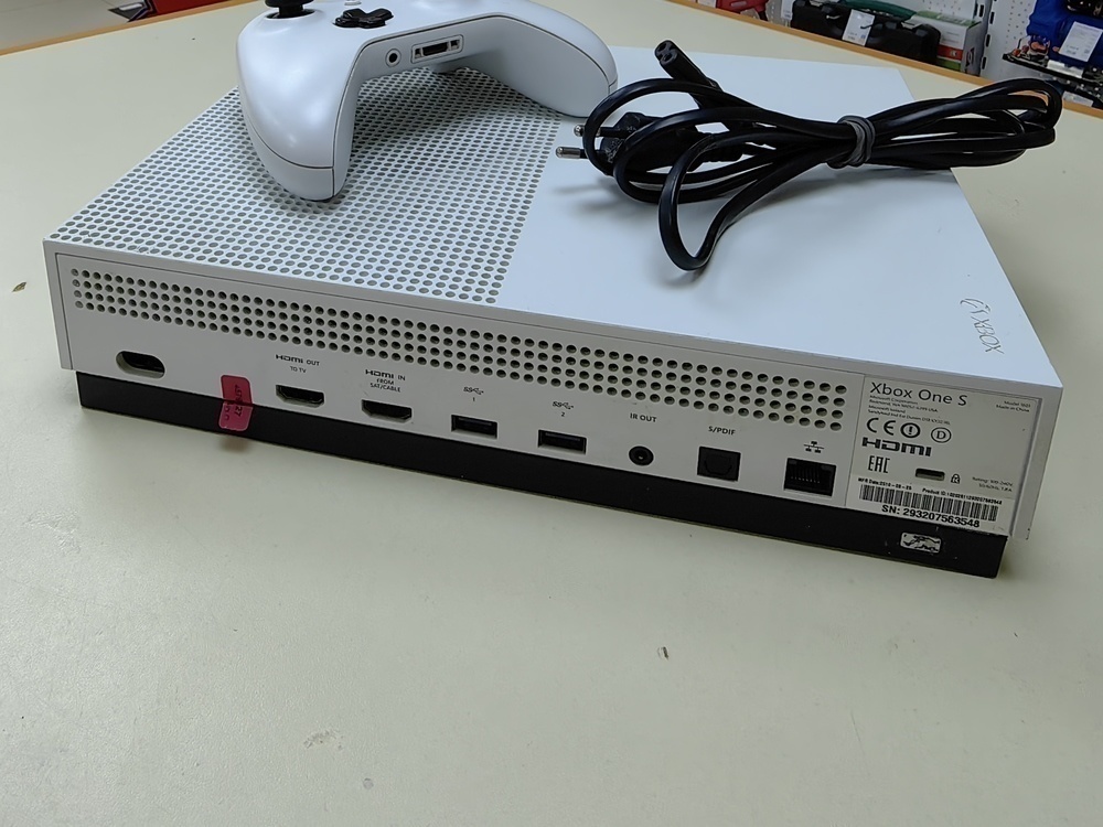 Игровая приставка Xbox One S 500Gb