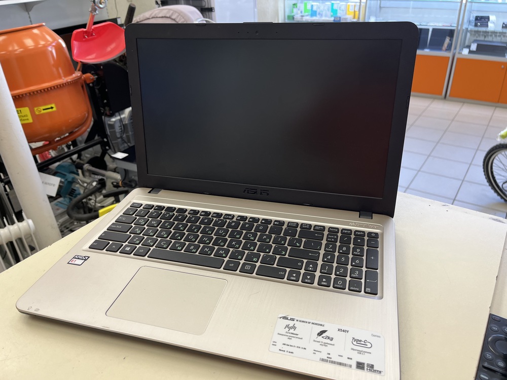 Ноутбук ASUS X540Y; E1-7010, Radeon R2 series, 2 Гб, Нет, 500 Гб