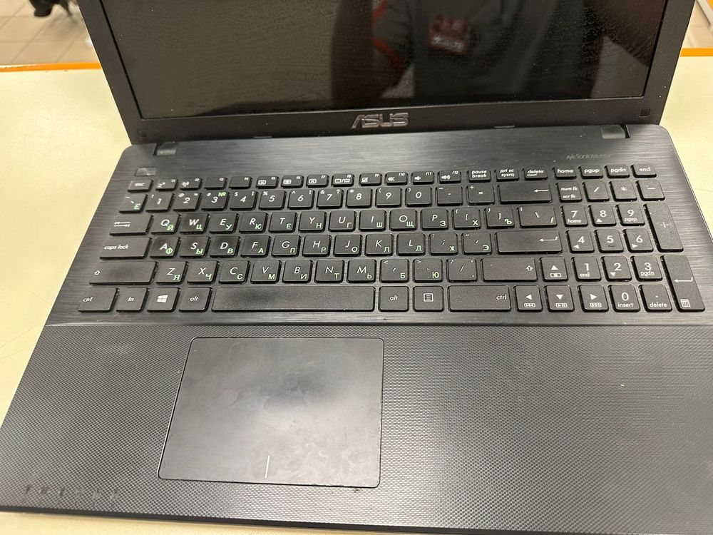 Ноутбук ASUS X552M; Celeron N2840, GeForce 920M, 4 Гб, 240 Гб, Нет