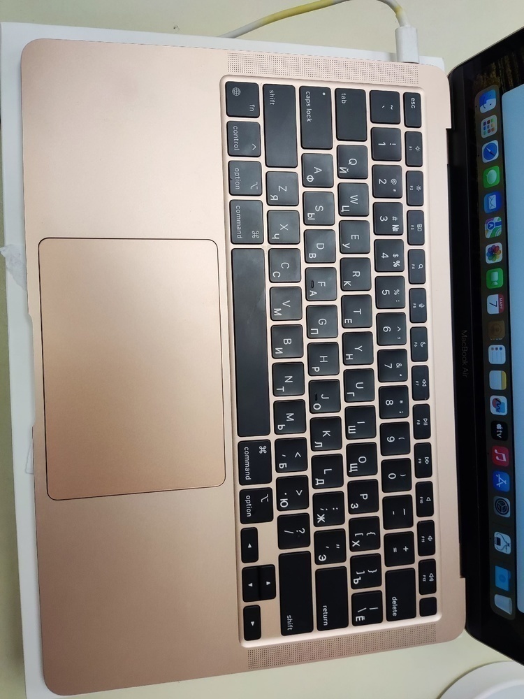 Ноутбук Apple Macbook M1 2337; Apple M1, HD Graphics, 8 Гб, 256 Гб, Нет