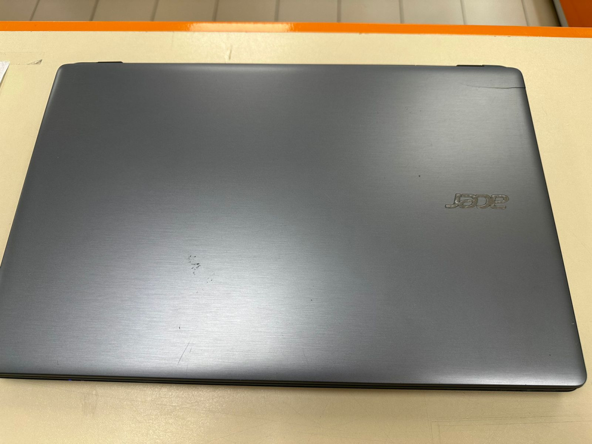 Ноутбук Acer Aspire E15; Core i3-4005U, HD Graphics, 4 Гб, Нет, 500 Гб