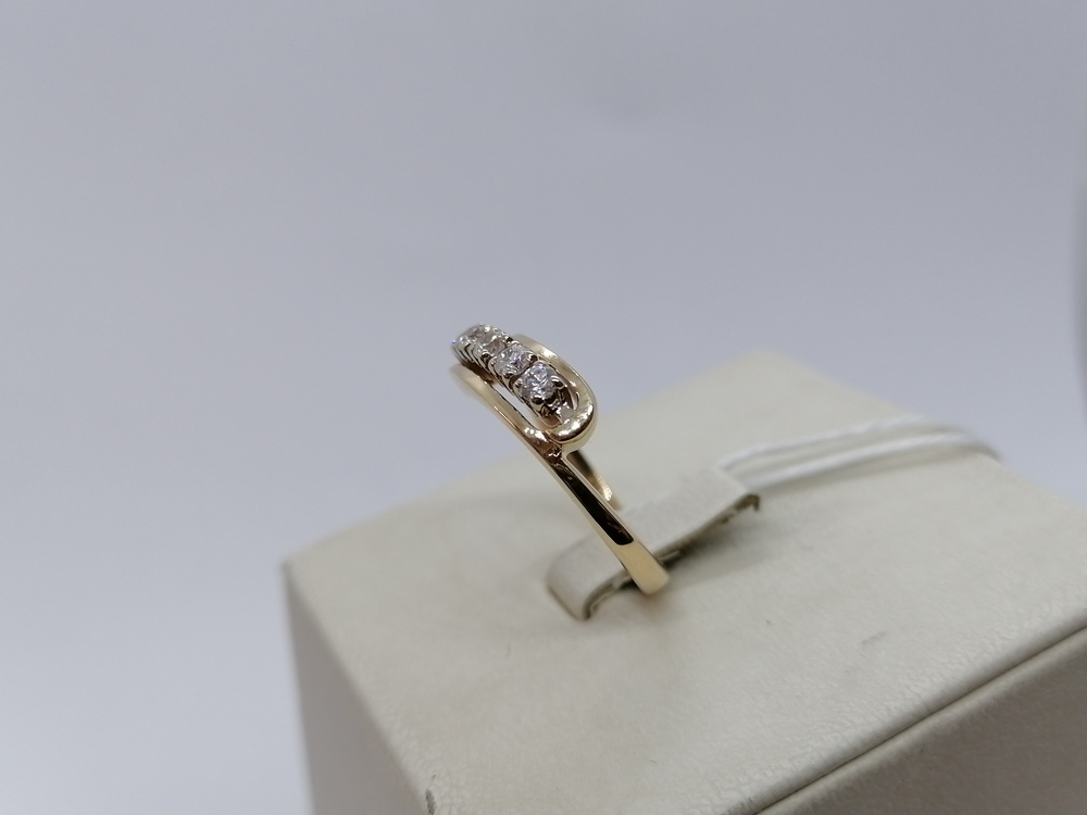 КОЛЬЦО С КАМНЯМИ (Au 585)