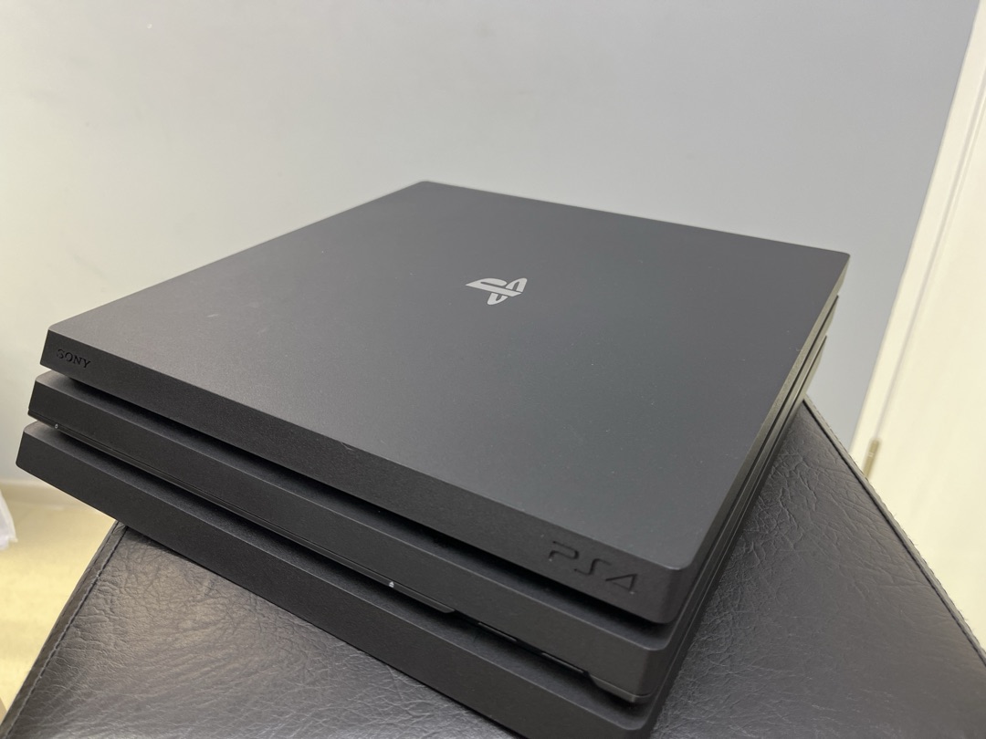 Игровая приставка PlayStation 4 Pro 1Tb