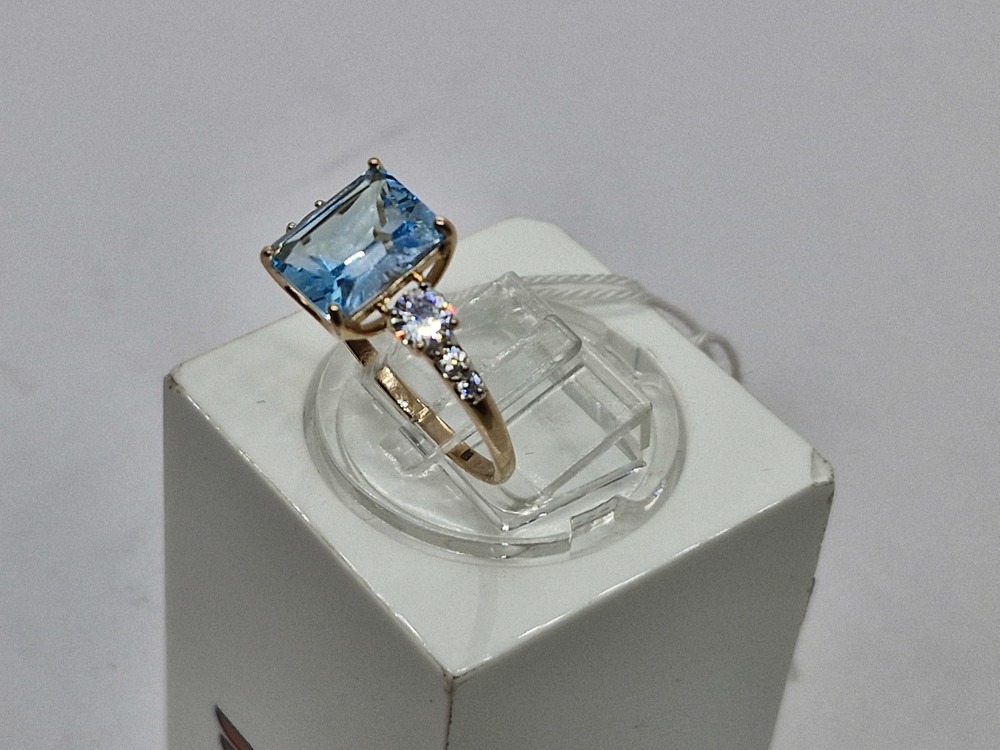 КОЛКМИ585 КОЛЬЦО С КАМНЯМИ (Au 585)