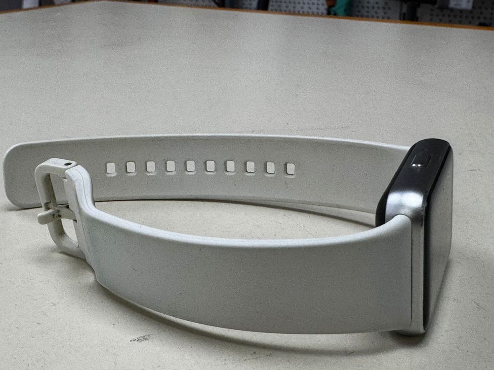 Смарт-часы Samsung Galaxy Fit3