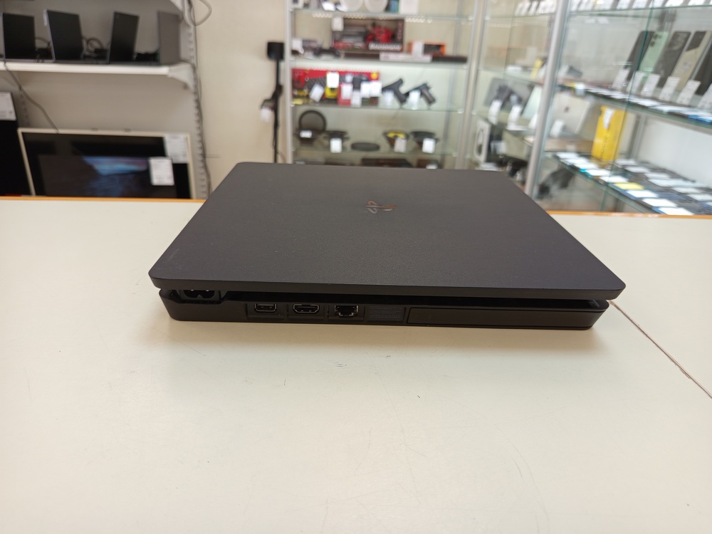 Игровая приставка PlayStation 4 Slim 500GB Игровая приставка PlayStation 4 Slim 500GB