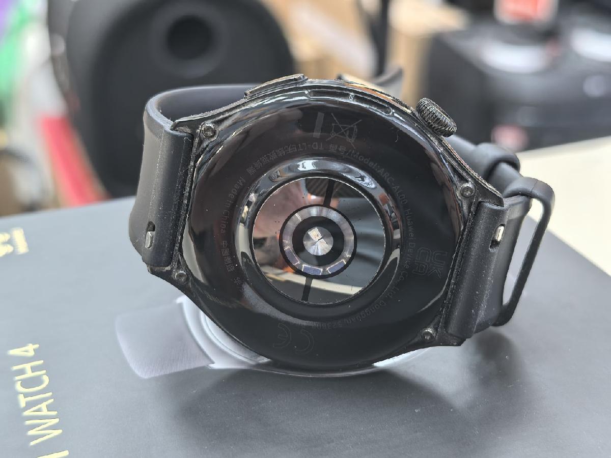 Смарт-часы Huawei WATCH 4