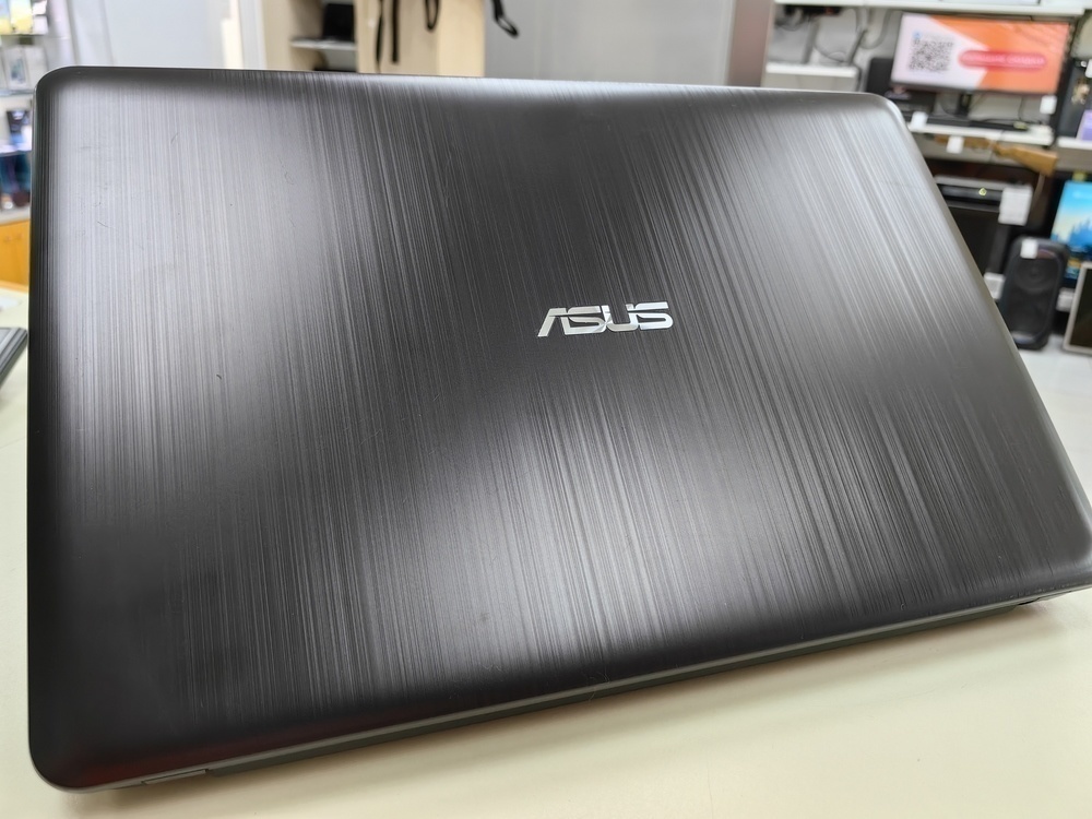 Ноутбук ASUS; A6-9225, Radeon R4 series, 4 Гб, 128 Гб, Нет