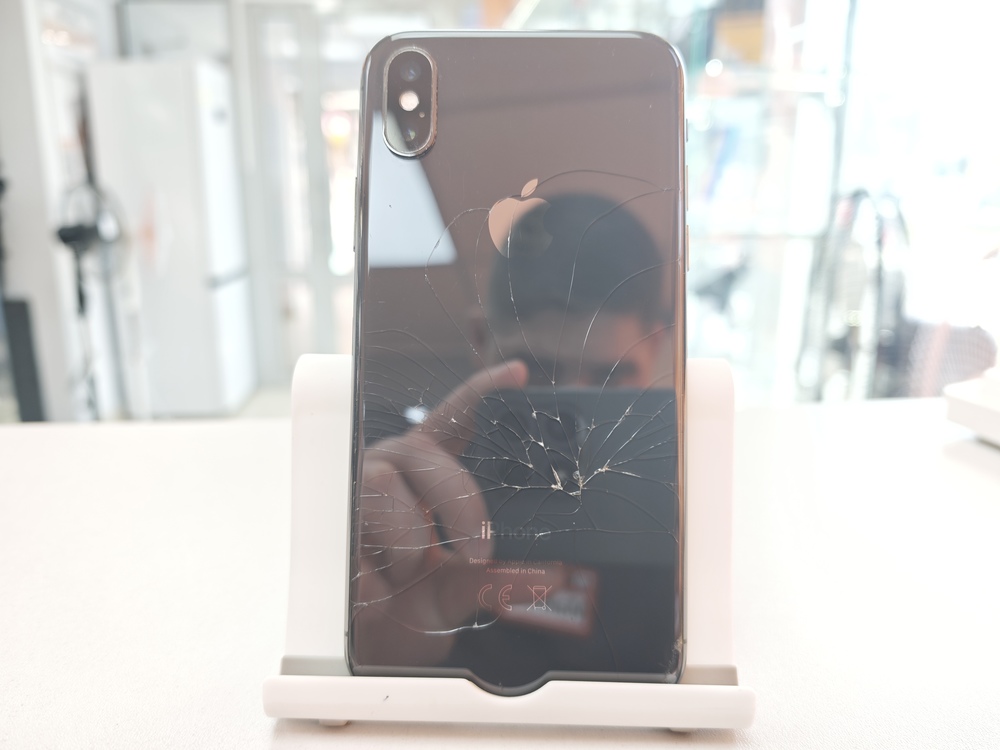 Смартфон Apple iPhone X 64Gb