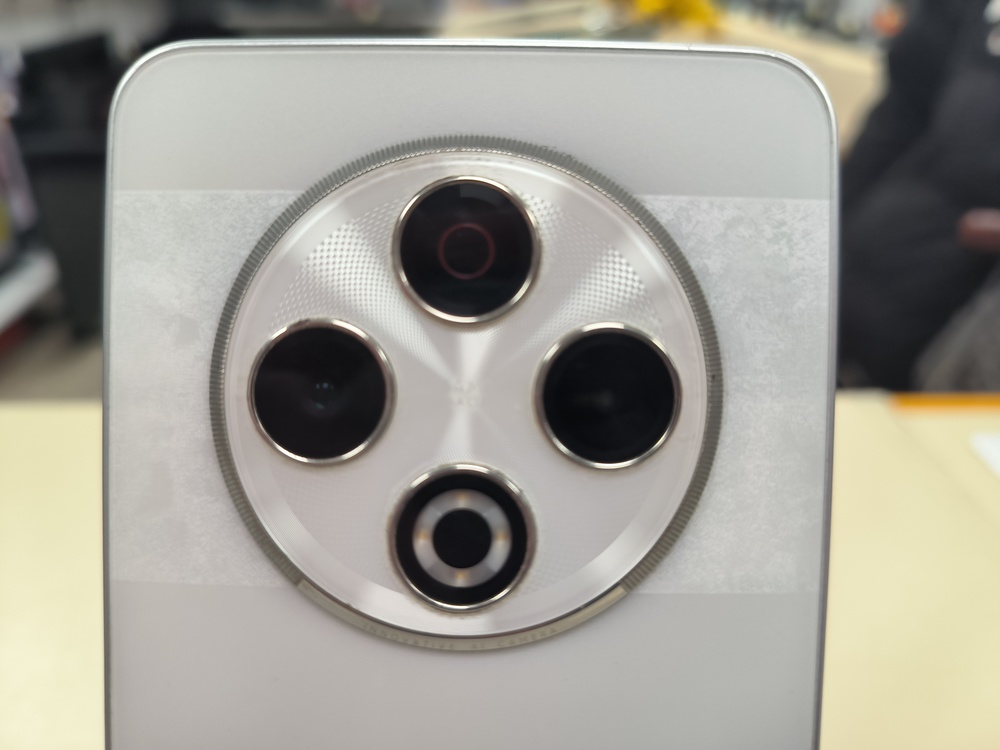 Смартфон Tecno SPARK 30 4/128