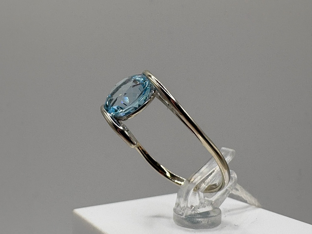 КОЛКМ585 КОЛЬЦО С КАМНЕМ (Au 585)