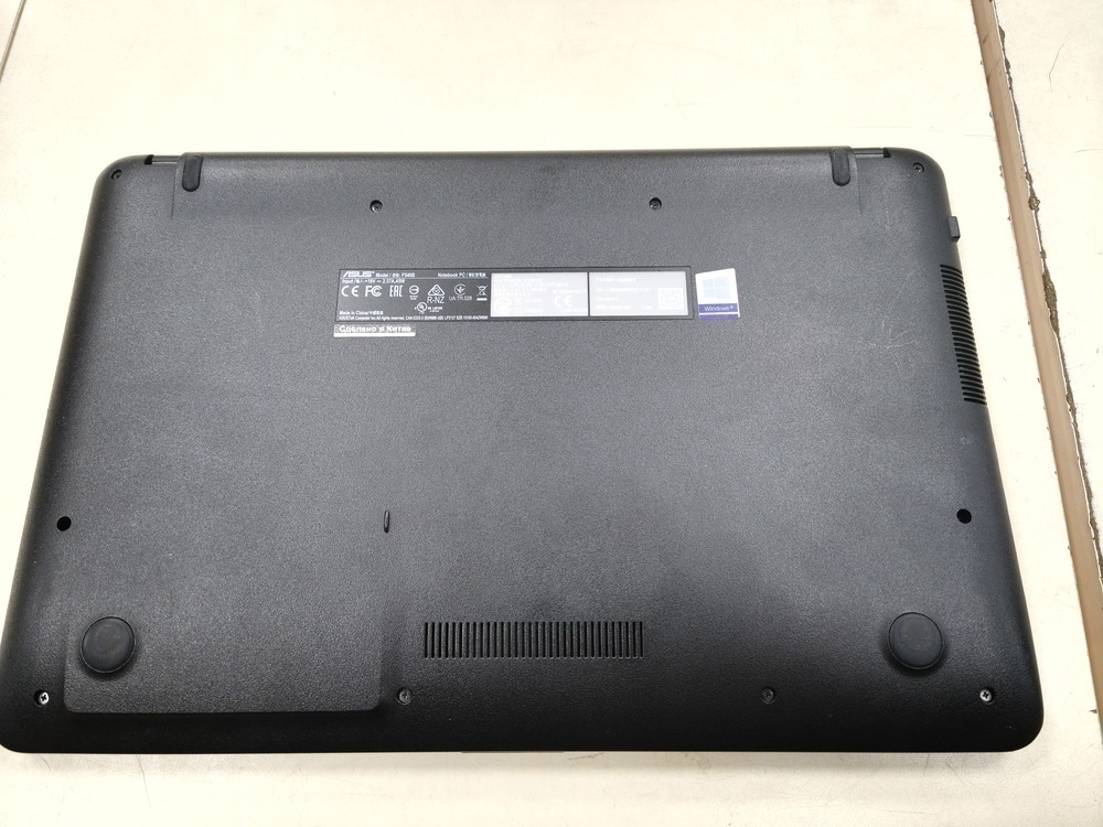 Ноутбук ASUS F540B; A9-9425, Radeon R5 series, 8 Гб, 250 Гб, Нет