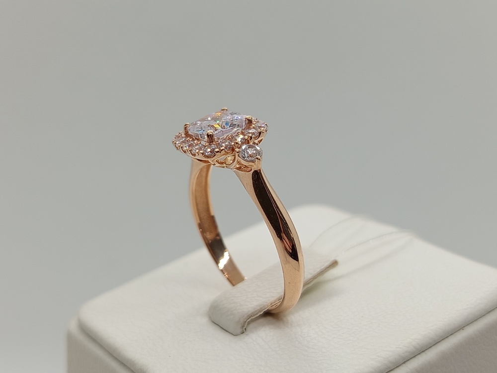 КОЛЬЦО С КАМНЯМИ (Au 585)