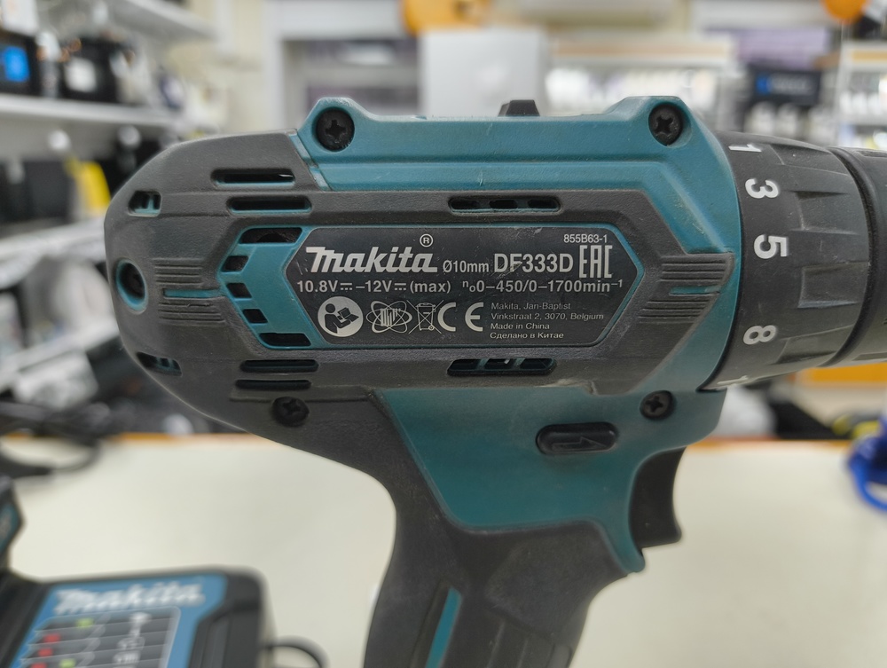 Шуруповерт Makita DF333D