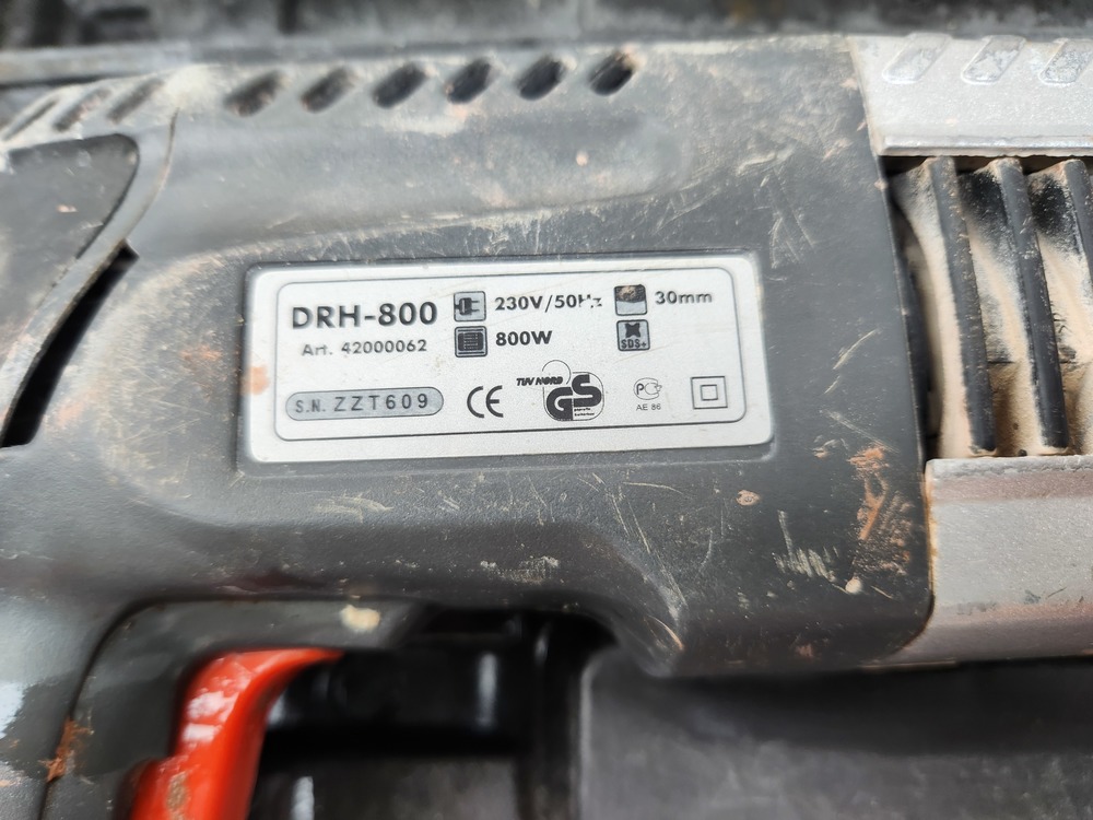 Перфоратор Defort DRH-800N-K