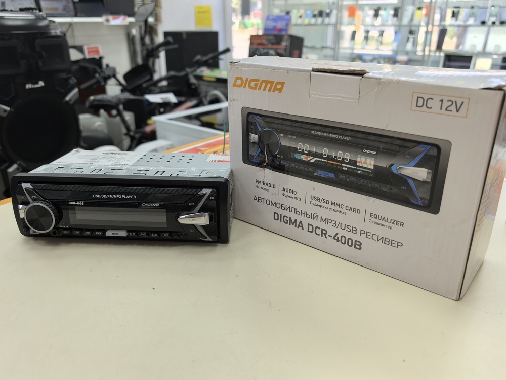 Автомагнитола Digma DCR-400B Автомагнитола Digma DCR-400B