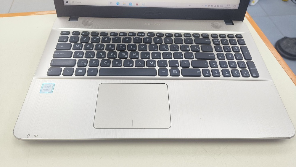 Ноутбук ASUS; Core i5-7200U, Intel HD Graphics 620, 8 Гб, Нет, 1 Tb