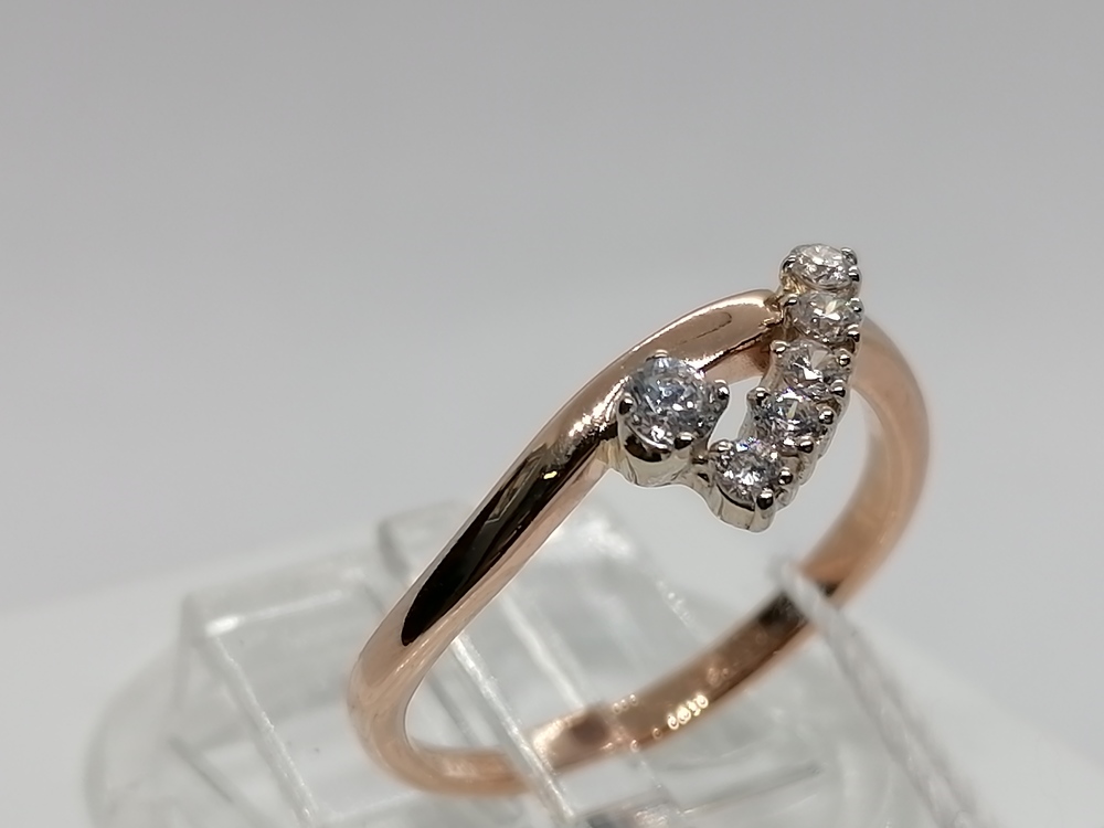 КОЛЬЦО С КАМНЯМИ (Au 585)