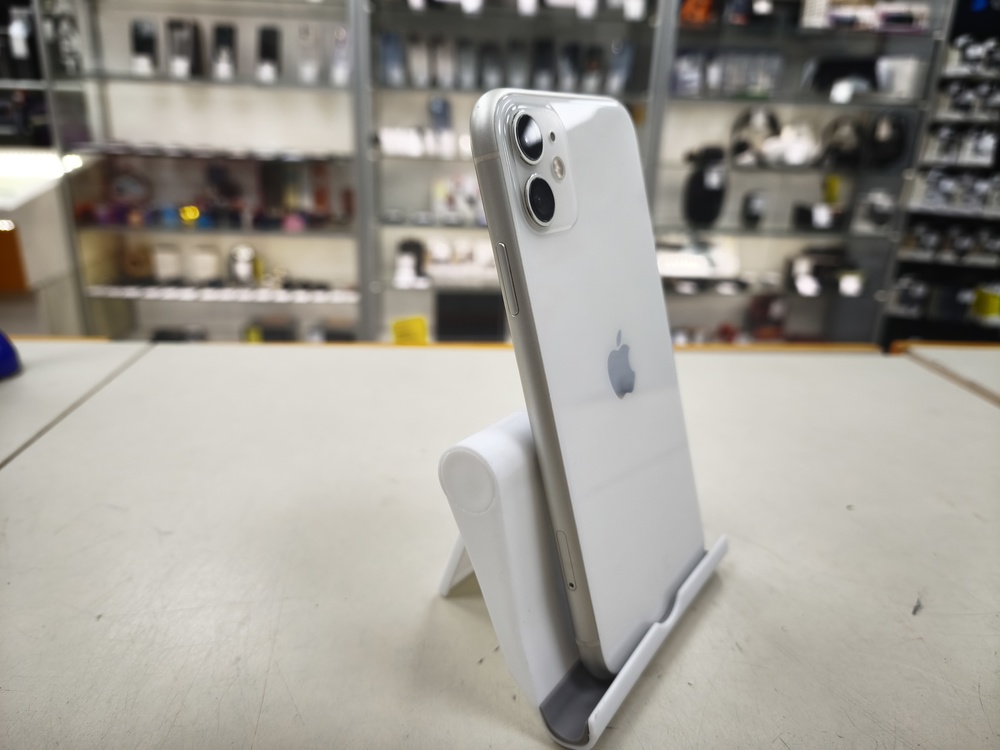 Смартфон Apple iPhone 11 128Gb
