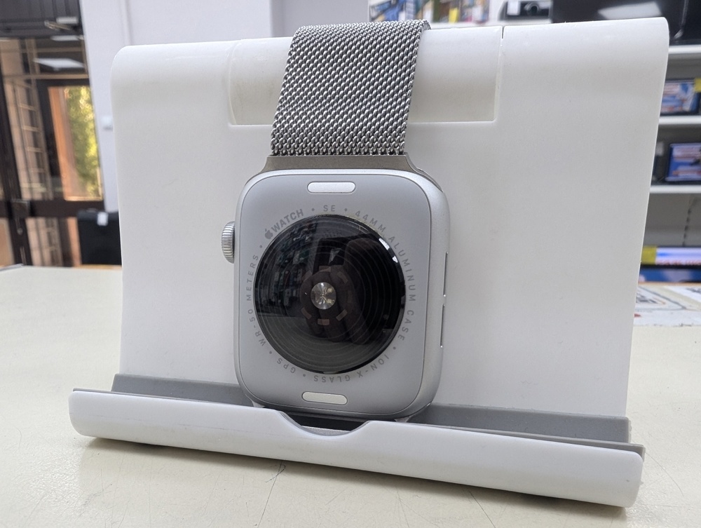 Смарт-часы Apple Watch SE 2022 44mm