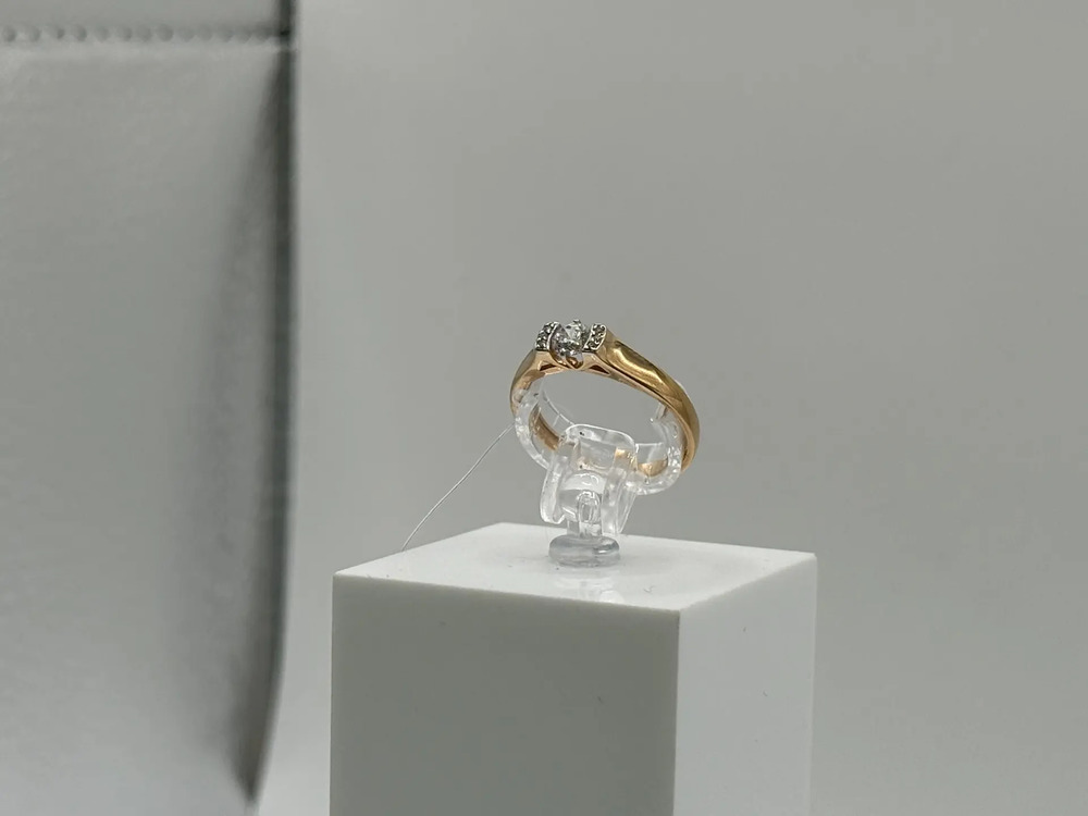 КОЛЬЦО С КАМНЯМИ (Au 585)