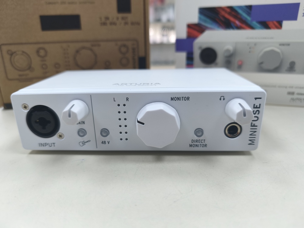 Внешняя звуковая карта Arturia MiniFuse 1