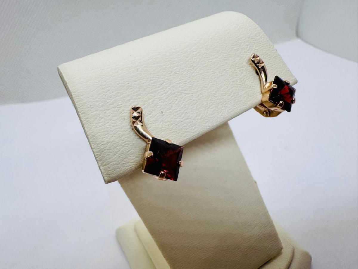 СКМ585 СЕРЬГИ С КАМНЕМ (Au 585)