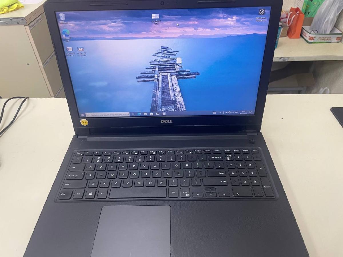 Ноутбук DELL; Core i3-6006U, Intel HD Graphics 520, 4 Гб, 128 Гб, Нет