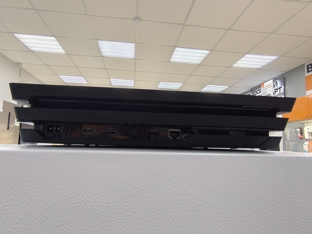 Игровая приставка PlayStation 4 Pro 500GB