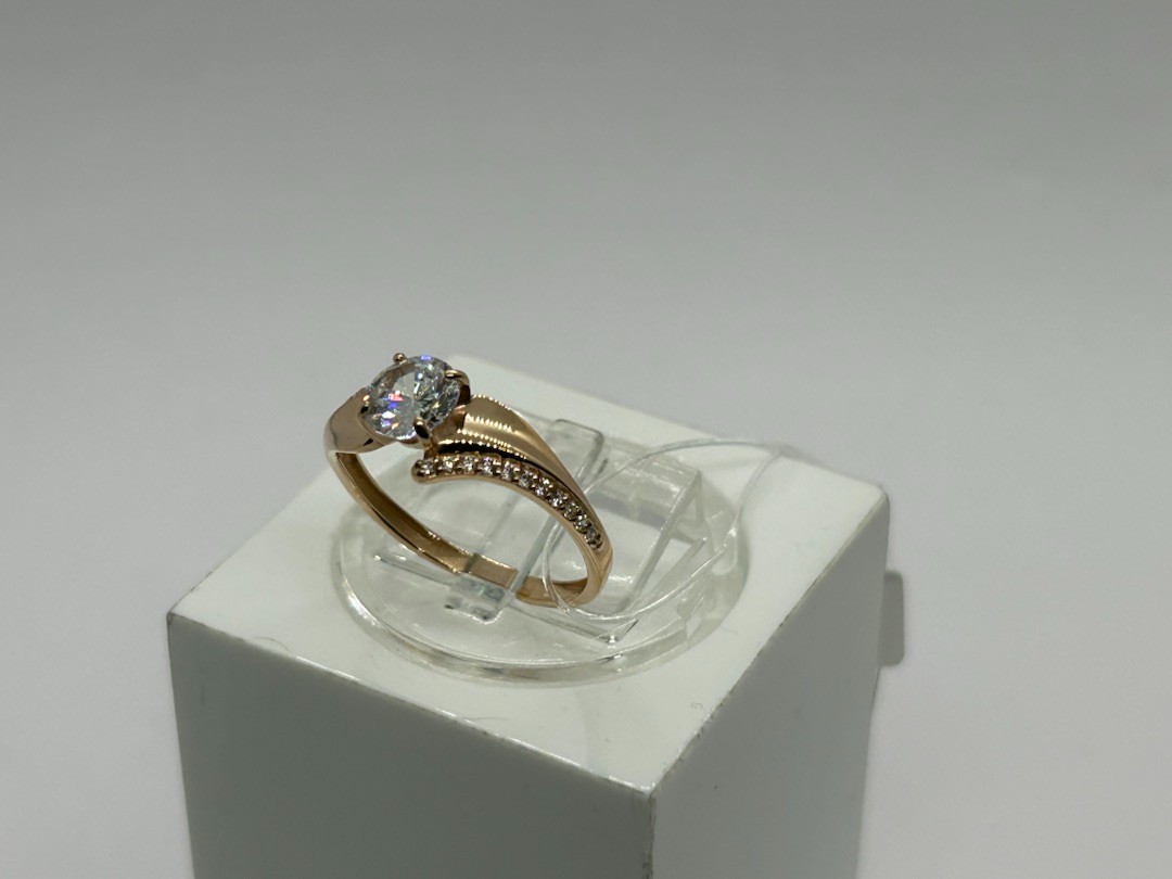 КОЛЬЦО С КАМНЯМИ (Au 585)