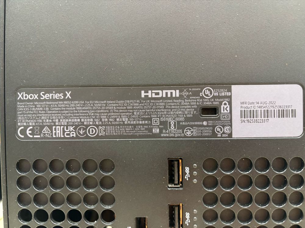 Игровая приставка Xbox Series X 1Tb