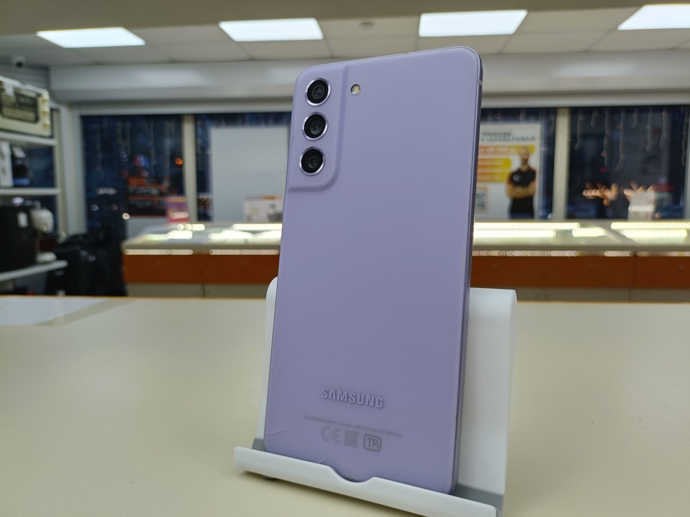 Смартфон Samsung Galaxy S21 FE 6/128