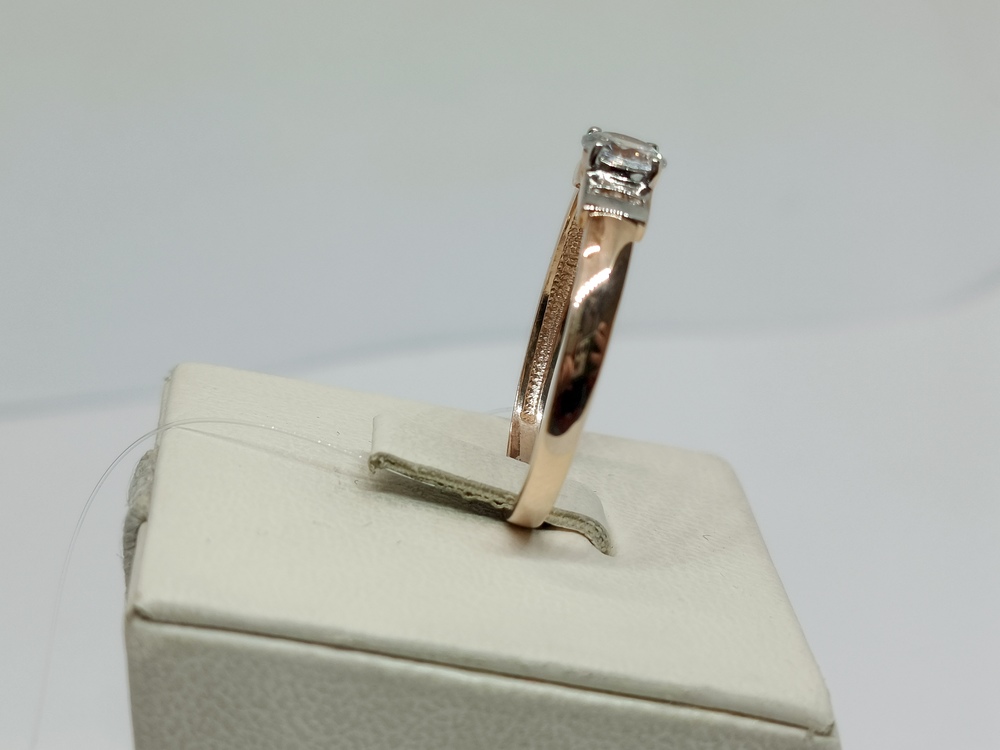 КОЛЬЦО С КАМНЯМИ (Au 585)