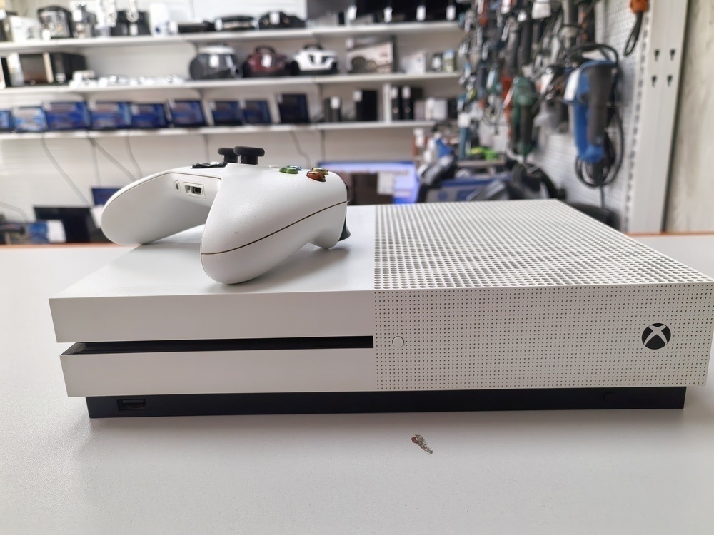 Игровая приставка Xbox One 1 Tb