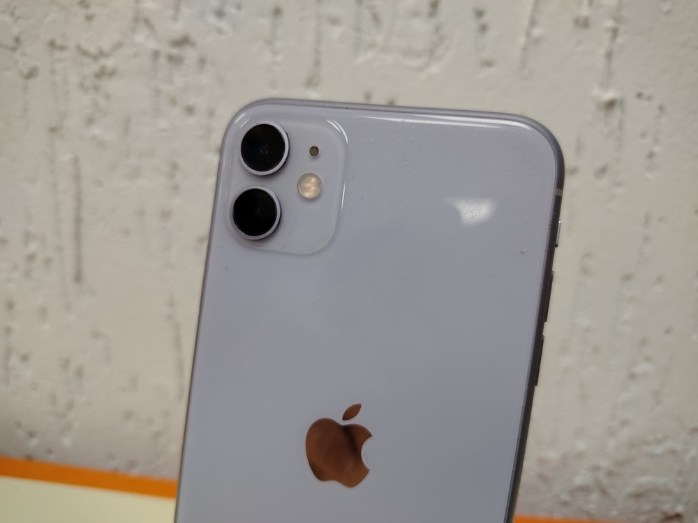 Смартфон Apple iPhone 11 64Gb
