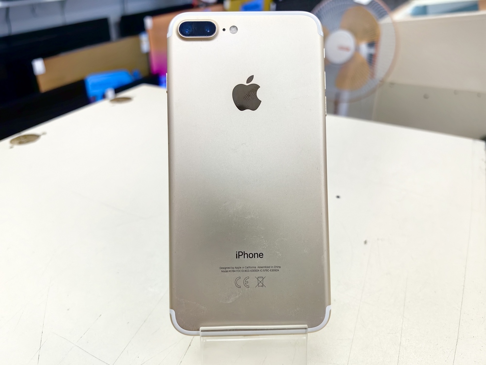 Смартфон Apple iPhone 7 Plus 32Gb