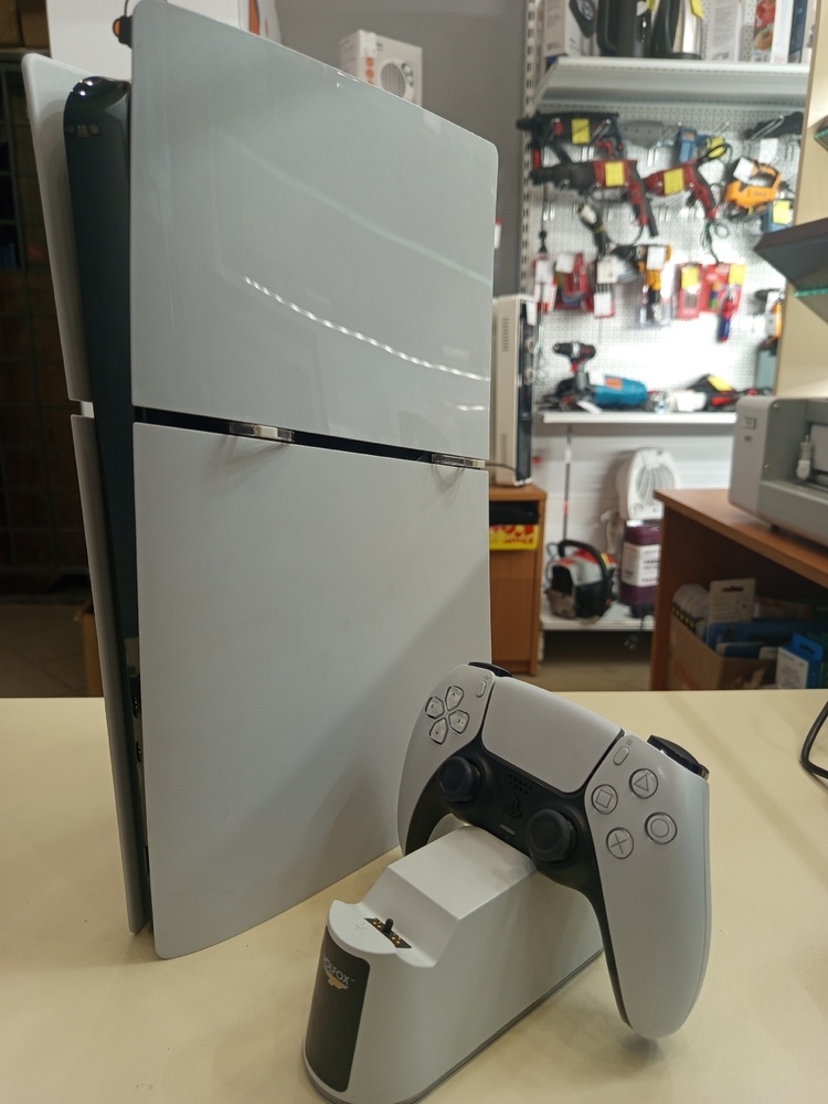 Игровая приставка PlayStation 5 825Gb (С дисководом)