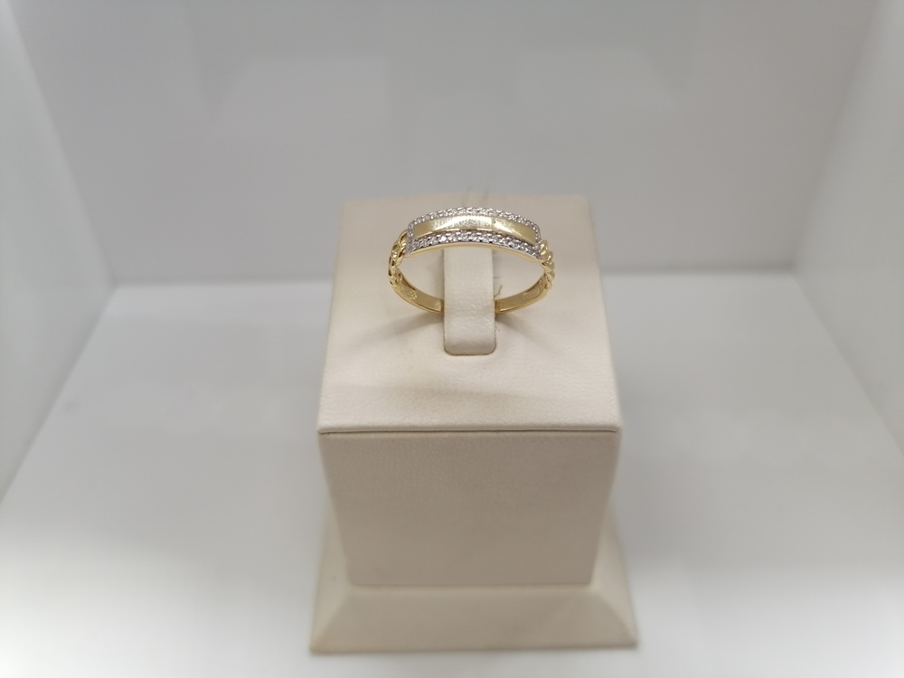 к4710л КОЛЬЦО С КАМНЯМИ (Au 585)