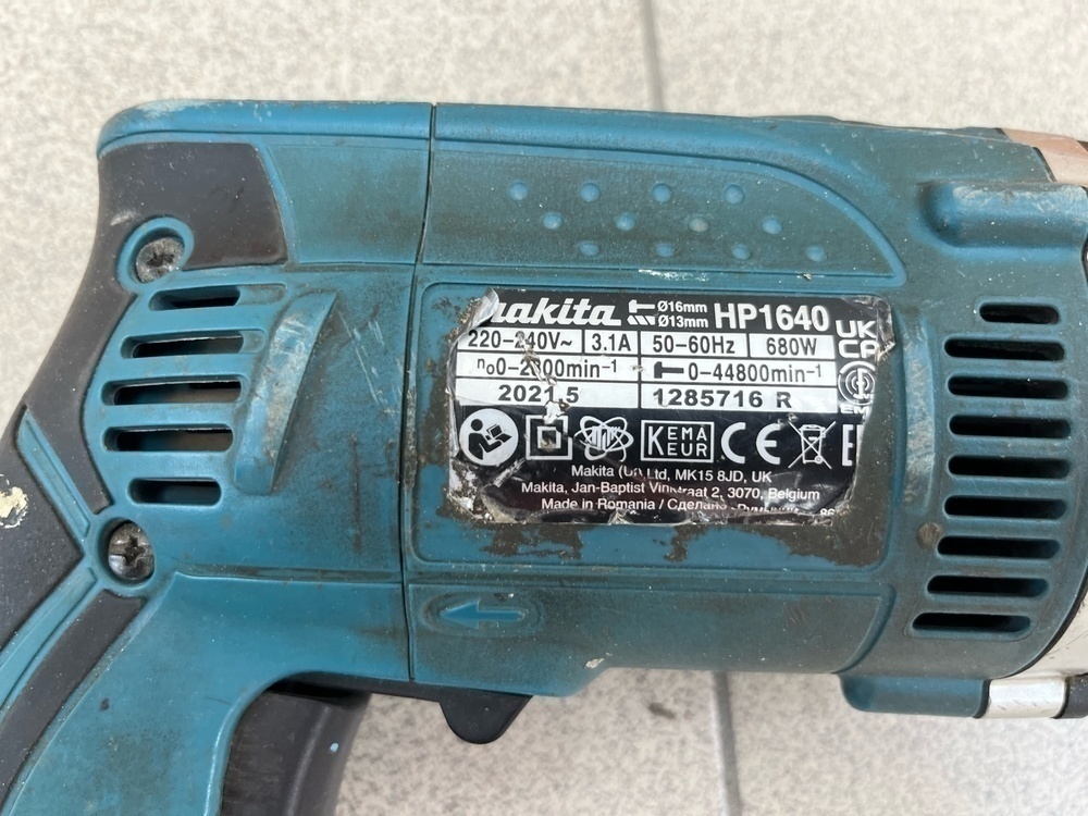 Дрель-ударная Makita HP1640