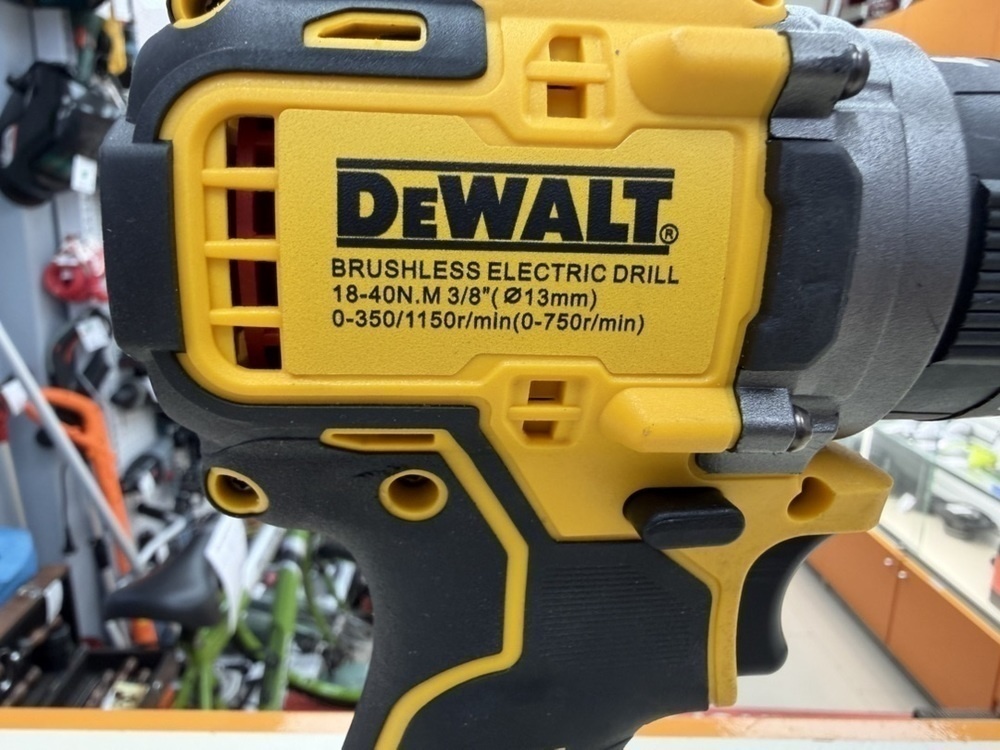 Шуруповерт Dewalt 24V