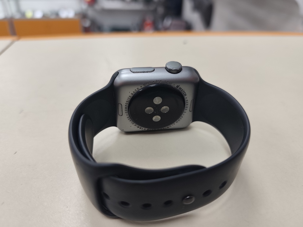 Смарт-часы Apple Watch Series 3 42 мм