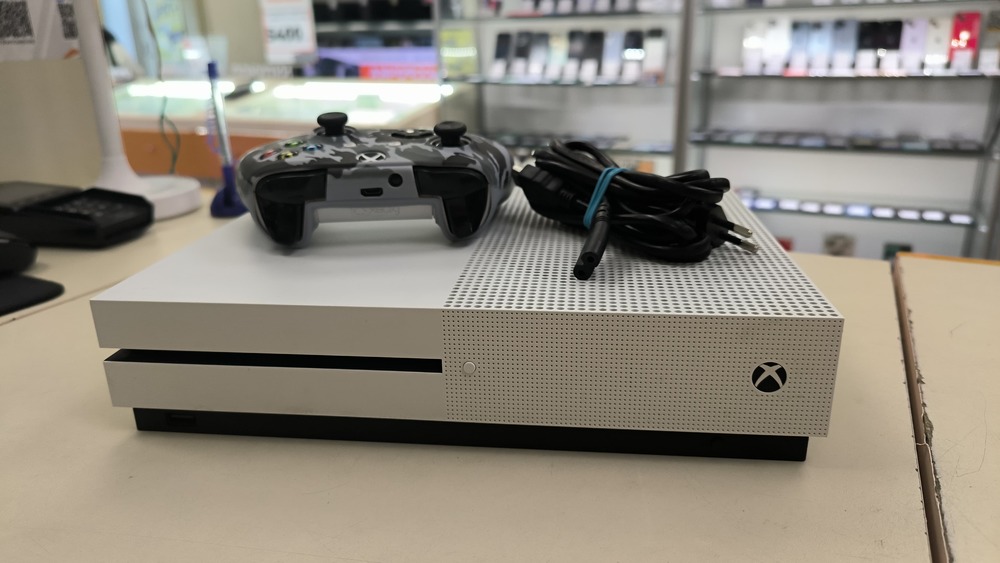 Игровая приставка Xbox One S 500Gb