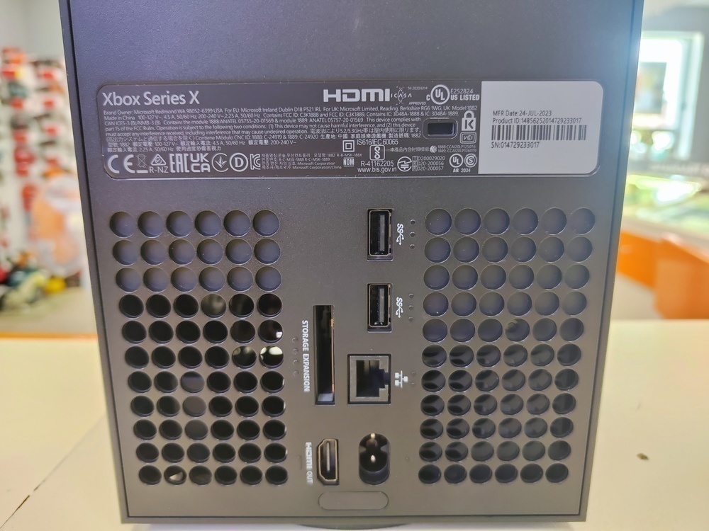 Игровая приставка Xbox Series X 1Tb