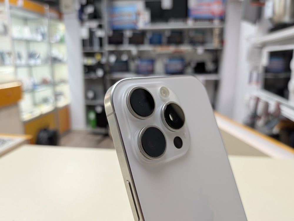 Смартфон Apple Iphone 16 Pro 256Gb