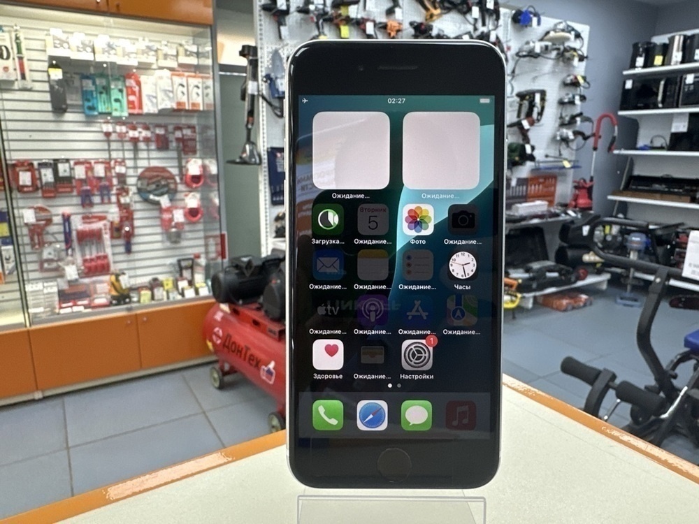 Смартфон Apple iPhone SE 2020 64Gb