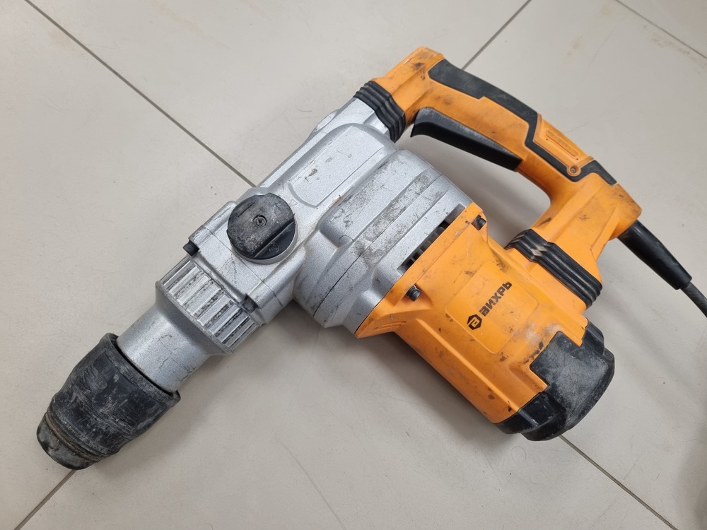 Перфоратор Вихрь П-1600К-М