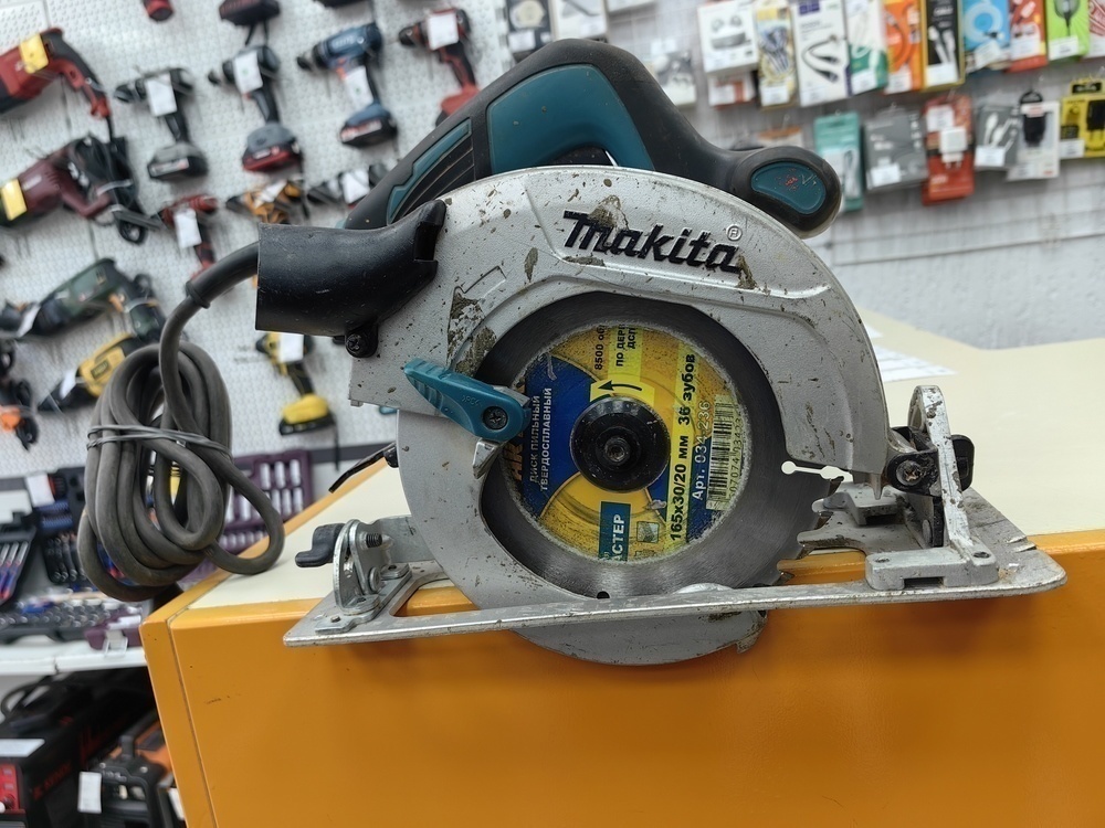 Дисковая пила Makita HS6601