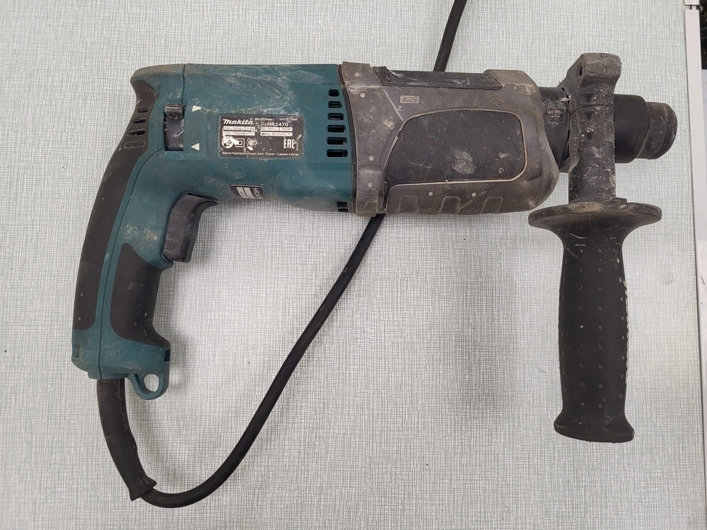 Перфоратор Makita HR 2470