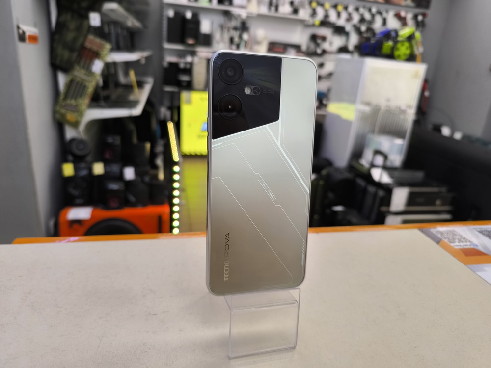 Смартфон Tecno Pova 3 4/128