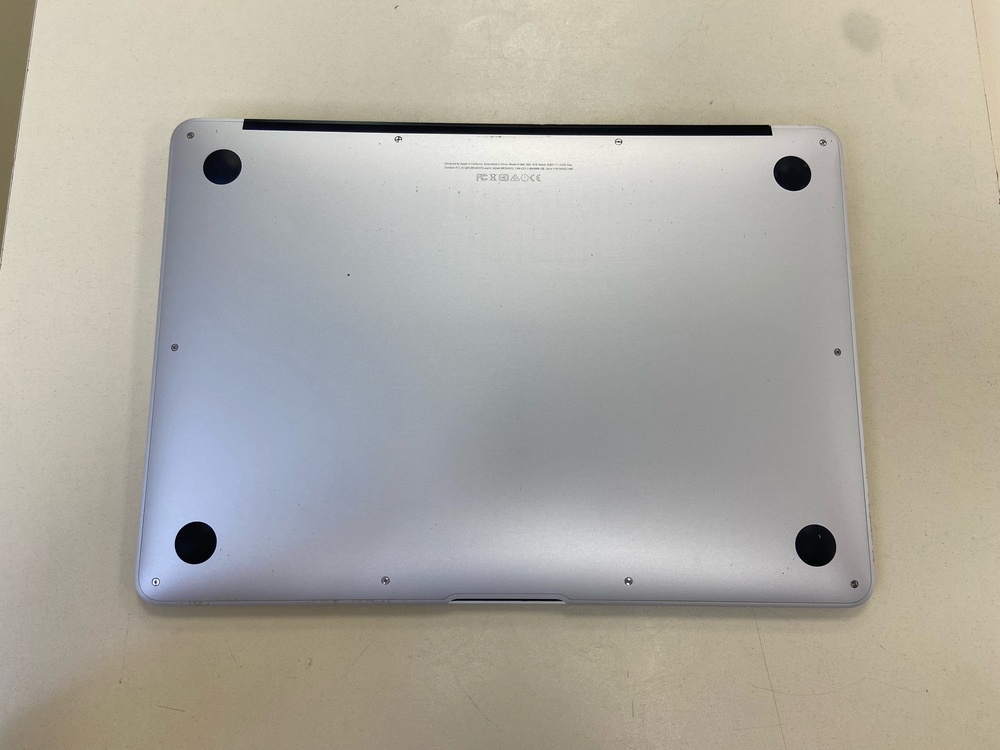 Ноутбук Apple MacBook Air 2017 A1466; Core i5, HD Graphics 6000 1536 МБ, 8 Гб, 128 Гб, Нет